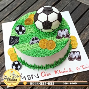 bánh kem sân bóng 3D tặng con Gia Khánh 6 tuổi