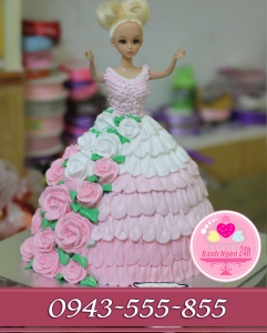 Bánh kem 3D búp bê váy hoa hồng