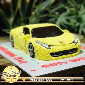 Bánh kem dựng hình ô tô mui trần vàng sang trọng tặng con Minh Khang 8 tuổi