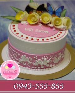 bánh kem hoa sô tặng bé gái