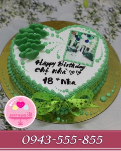 bánh trái tim in ảnh tông xanh lá cây