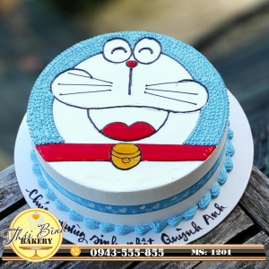 Bánh kem vẽ mặt Doraemon dễ thương tặng bé Quỳnh Anh