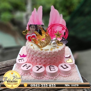 Bánh kem vương miện in ảnh bạn gái
